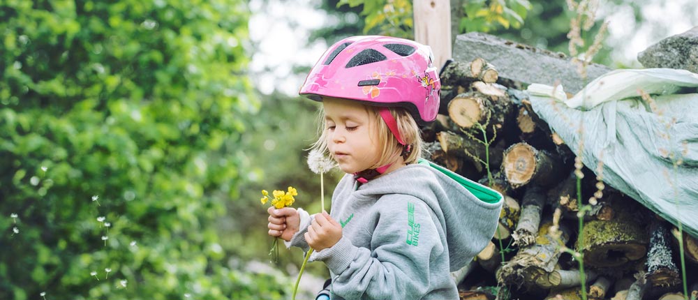 Sicher und unbeschwert mit einem Fahrradhelm von CUBE