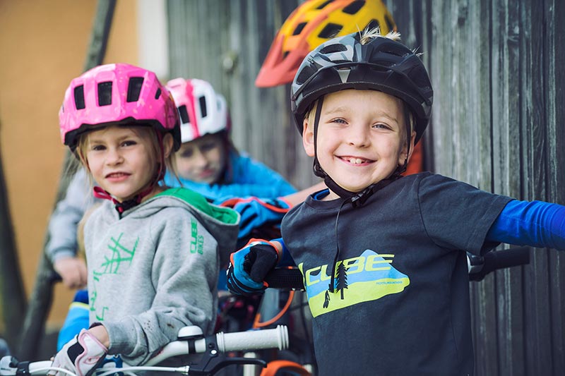 Der richtige Fahrradhelm für Groß und Klein